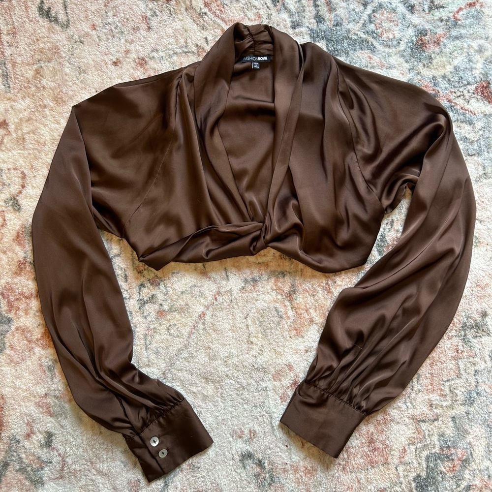 Fashion Nova Long Sleeve Crop Top
